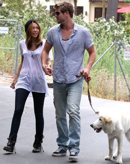 liam hemsworth dating wdw While miley cyrus and liam hemsworth are now engaged after three they began dating shortly after she ended a nine-month relationship with model justin gaston and. liam hemsworth dating wdw While miley cyrus and liam hemsworth are now engaged after three they began dating shortly after she ended a nine-month relationship with model justin gaston and.