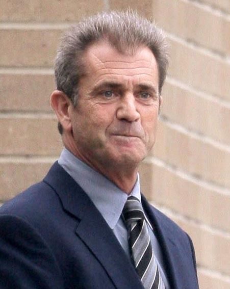 Mel Gibson denies attacking photographer outside Sydney ...